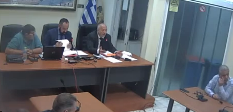 ΠΡΩΤΟΦΑΝΗΣ ΔΗΛΩΣΗ ΣΤΟ ΔΗΜΟΤΙΚΟ ΣΥΜΒΟΥΛΙΟ ΑΠΟ ΤΟΝ ΓΙΑΝΝΗ ΜΑΛΑΦΗ ΣΤΗΝ ΠΡΟΣΠΑΘΕΙΑ ΤΟΥ ΝΑ ΥΠΕΡΑΜΥΝΘΕΙ ΓΙΑ ΤΙΣ ΑΝΑΘΕΣΕΙΣ ΠΟΥ ΚΑΝΕΙ  (ΒΙΝΤΕΟ)