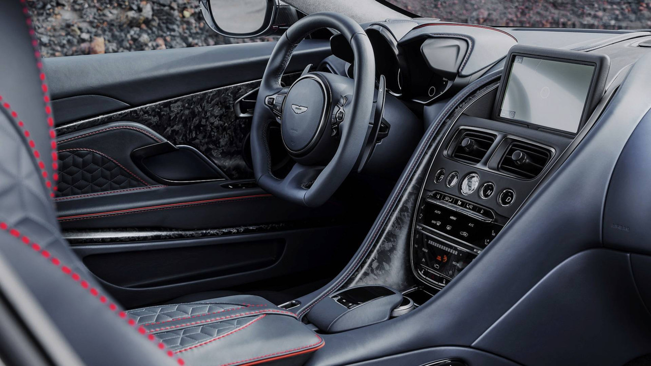 2019 Aston Martin DBS Superleggera (30)