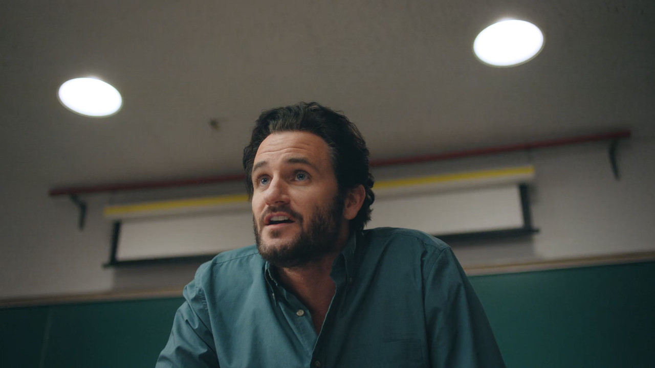 BONDiNG S01E01 Old Friends, New Names (1080p NF WEB-DL x265 10bi