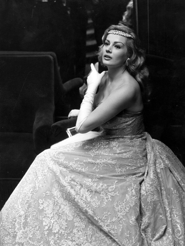 anita_ekberg_mb86