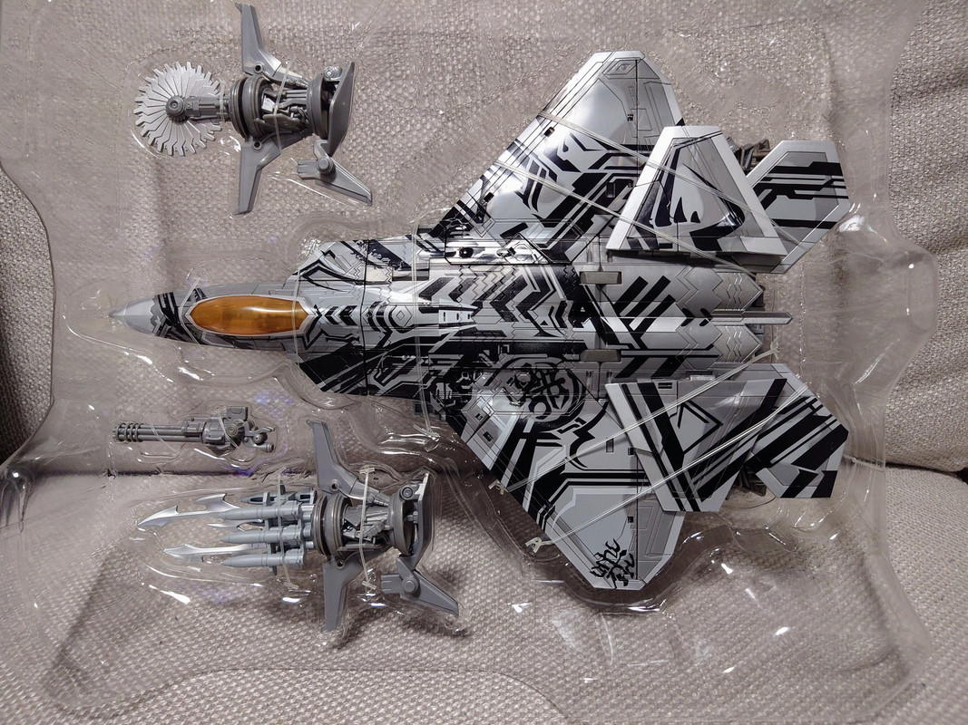 Transformers-Masterpiece-Movie-MPM-10R-ROTF-Starscream-07