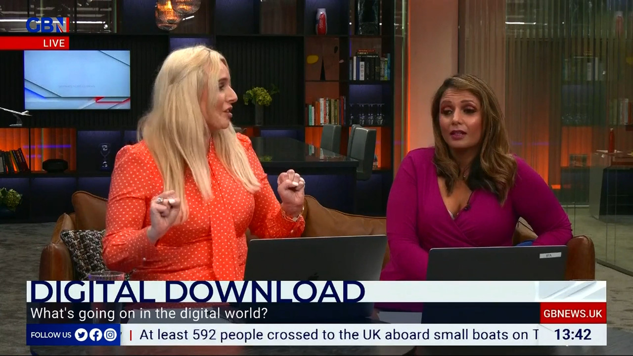 08.14 - 12.00.00 - Alastair Stewart & Friends. News, discussion and a..._001.ts_snapshot_44.01.304