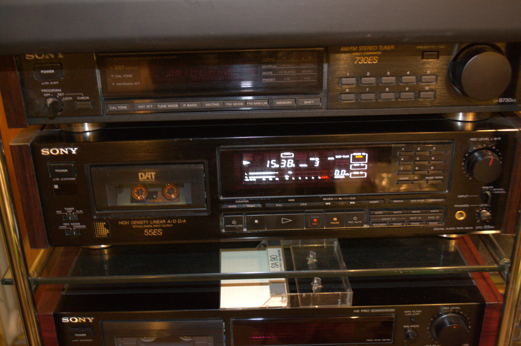 [Bild: Sony-DTC55ES-01.png]