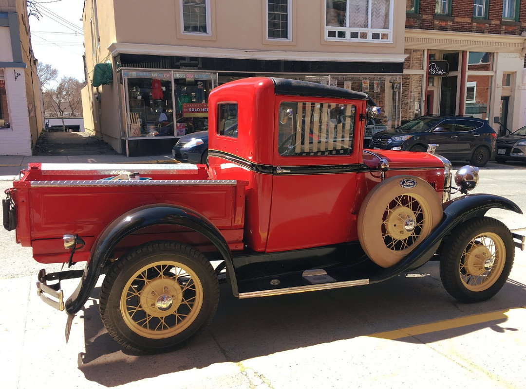 red-vintage-ford.jpg