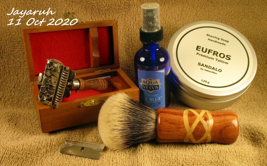 [Image: sos201011.jpg]