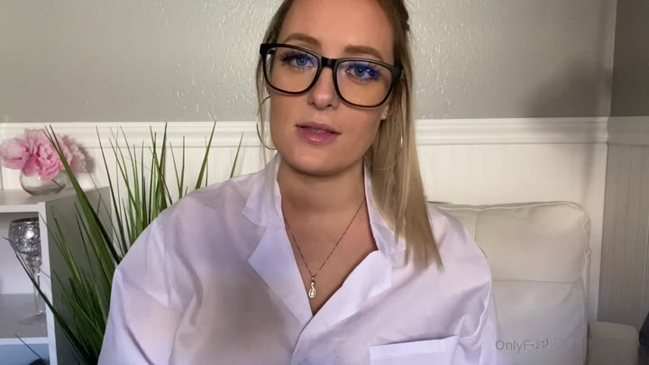 misscassi eye doctor 2