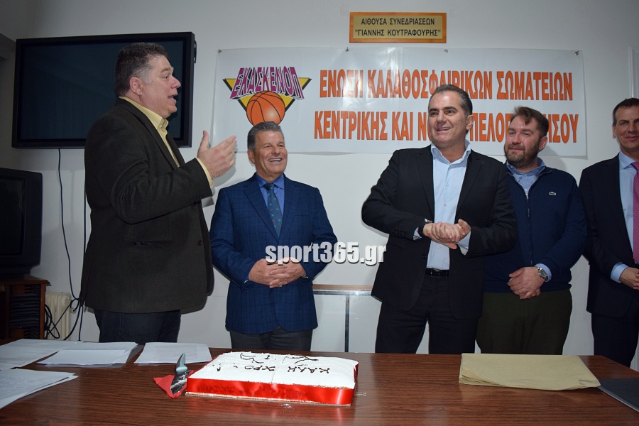 , &Epsilon;&Kappa;&Alpha;&Sigma;&Kappa;&Epsilon;&Nu;&Omicron;&Pi;: &Kappa;&omicron;&pi;ή &pi;ί&tau;&alpha;&sigmaf; &kappa;&alpha;&iota; &tau;&iota;&mu;έ&sigmaf; &sigma;&epsilon; &alpha;&nu;&theta;&rho;ώ&pi;&omicron;&upsilon;&sigmaf; &tau;&omicron;&upsilon; &mu;&pi;ά&sigma;&kappa;&epsilon;&tau; (&phi;&omega;&tau;. & &beta;ί&nu;&tau;&epsilon;&omicron;)