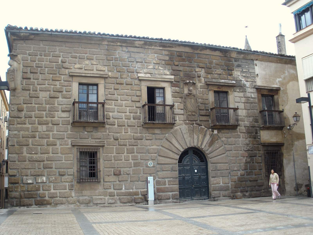 Plasencia_-_Hotel_Palacio_Carvajal_Girón_1
