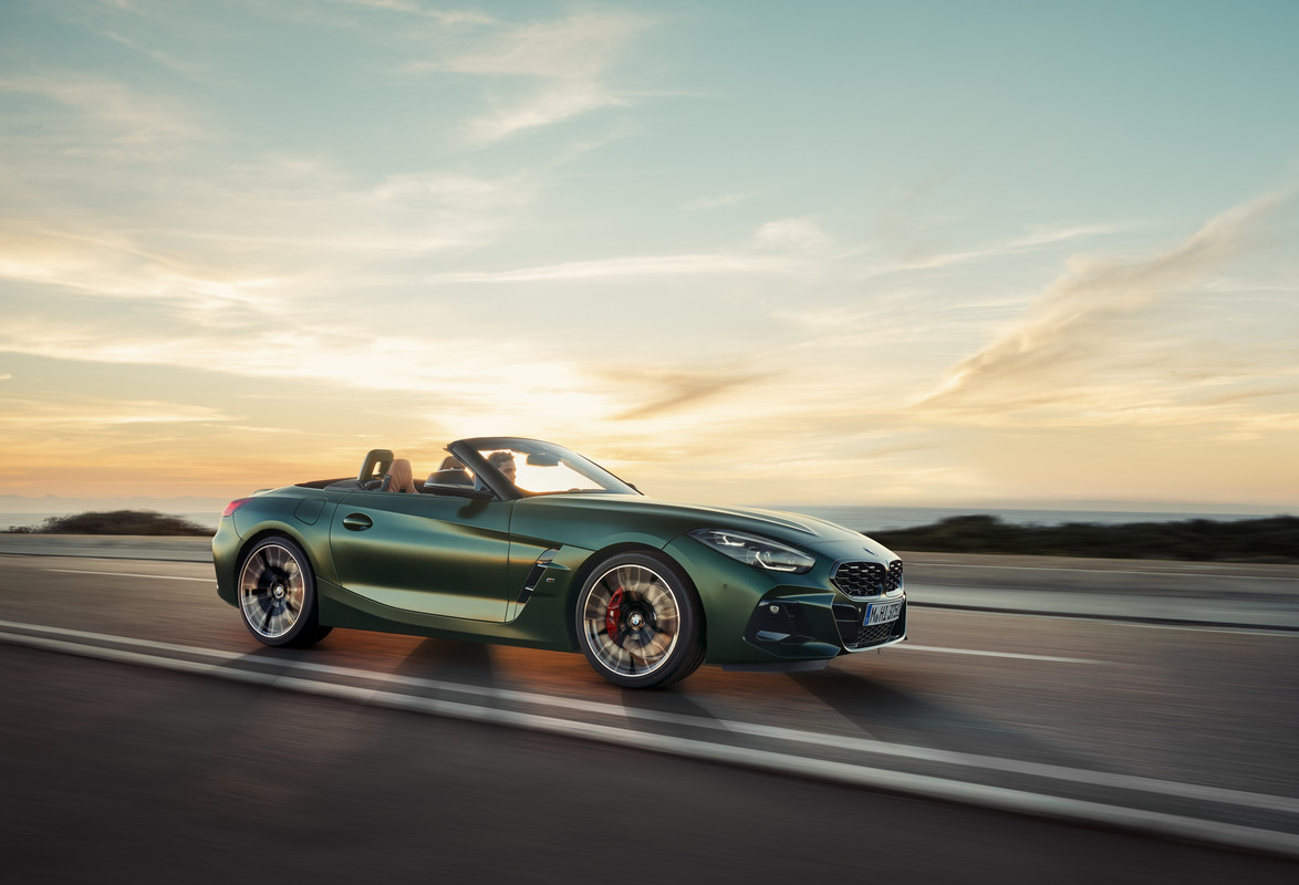 P90535744_highRes_the-bmw-z4-m40i-with