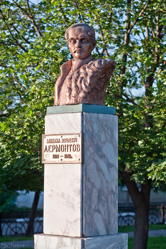 39-Памятник М.Ю. Лермонтову в Тамбове. Скульптор М.Д. Рындзюнская, 1941 г