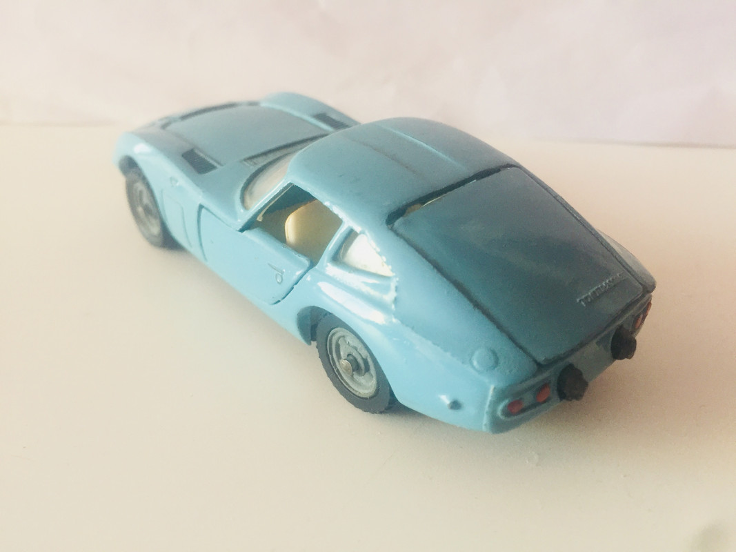 8F111AA2-BE8C-42EC-948A-983FE35F0BB8