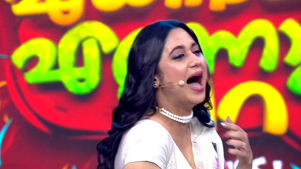 Miya George Navel Uploaded.mp4_snapshot_00.49.846