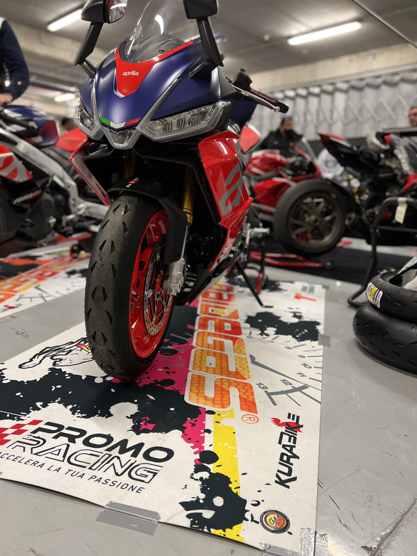 7D4C12C9-4F37-41E7-9F72-9CBE7C149448