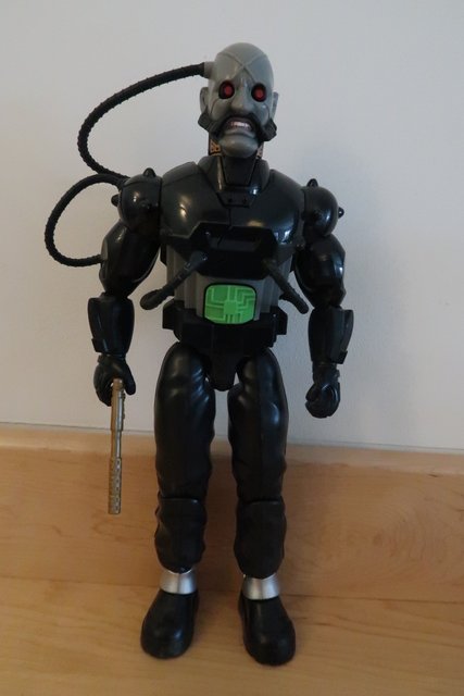 I think the Dr. X black robot looks like a Borg from Star Trek. 7-CA1-D0-F5-5-B33-45-EC-A7-DF-C64-FEFC1-B7-C3