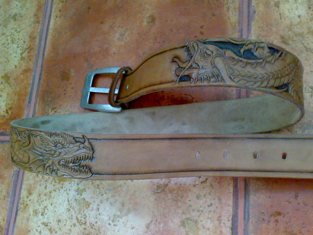 дракон гравировка тиснение кожи