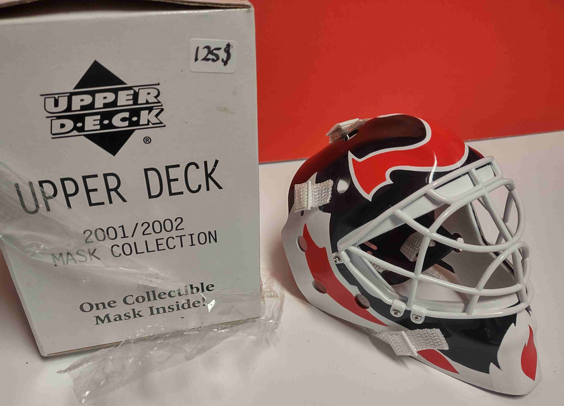 Brodeur-UD-mini-mask-Devils