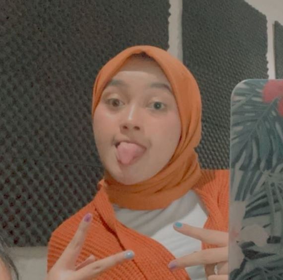 Indira (Instagram Indira Kalistha)
