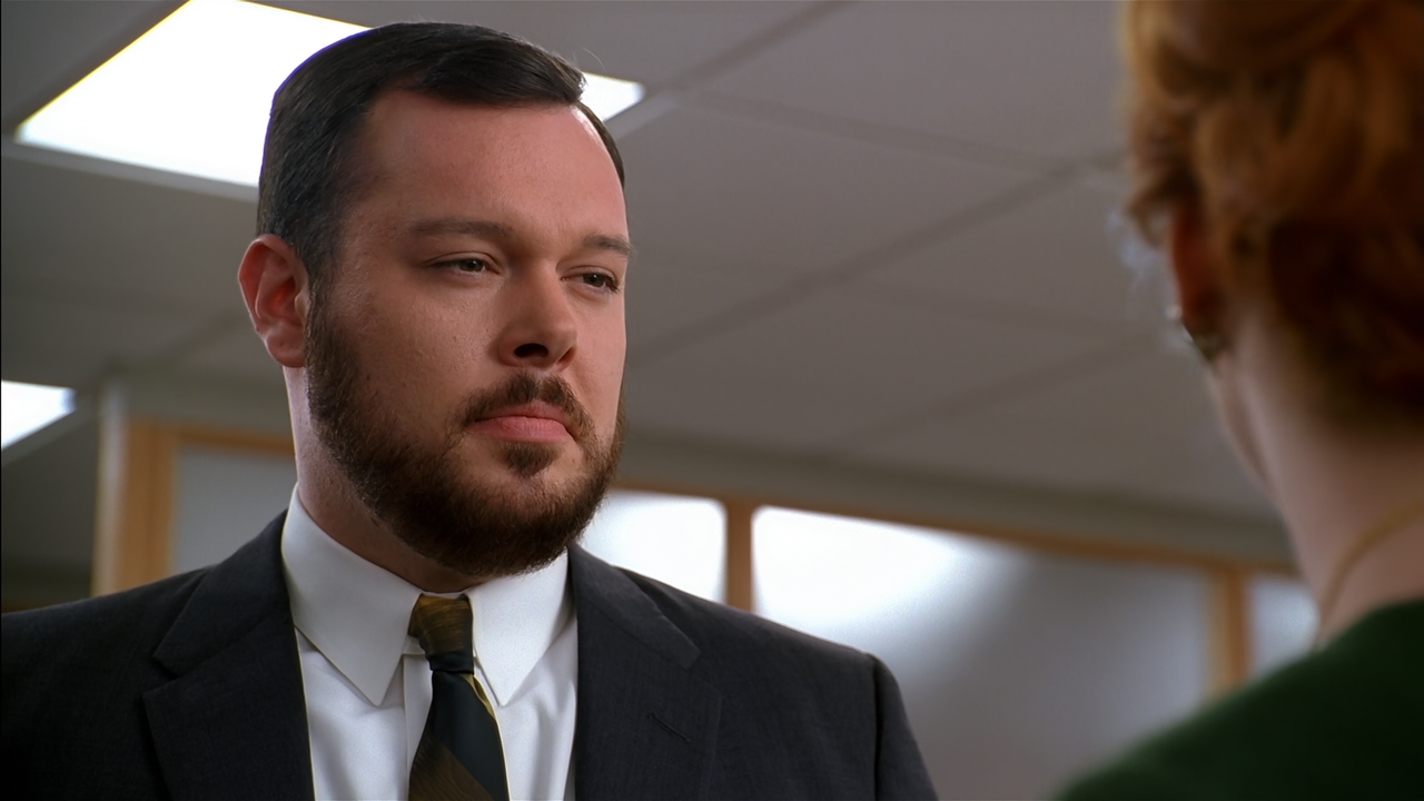 Mad.Men.S02E02.Flight.1.1080p.10bit.BluRay.AAC5.1.HEVC-Vyndros.mkv_snapshot_32.24_[2020.08.10_19.07.