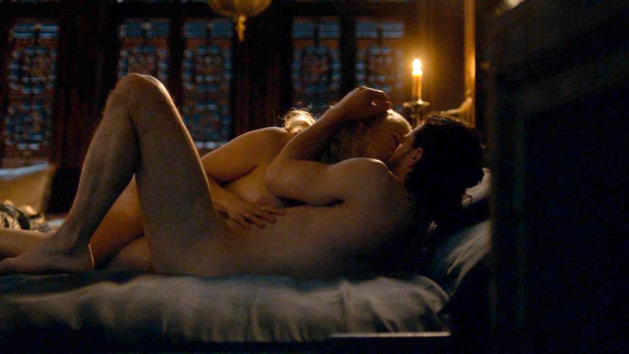 [Image: Emilia-Clarke-29.jpg]