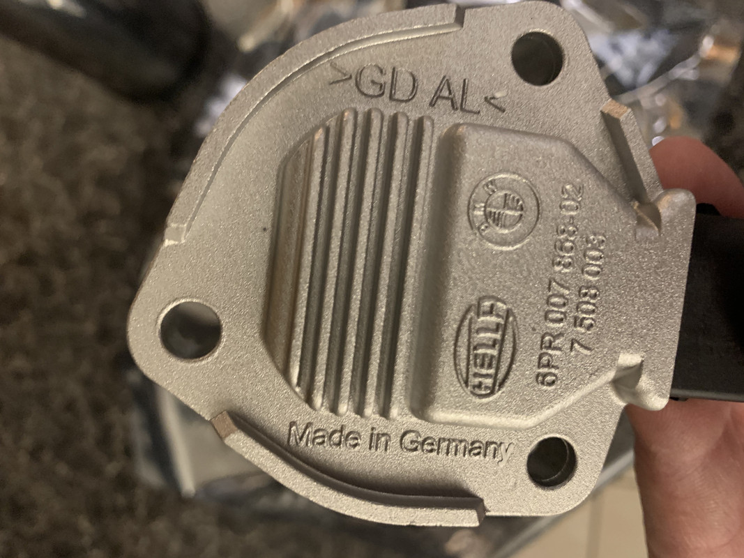 E46 M3 New OEM oil level/temp sensor The M3cutters
