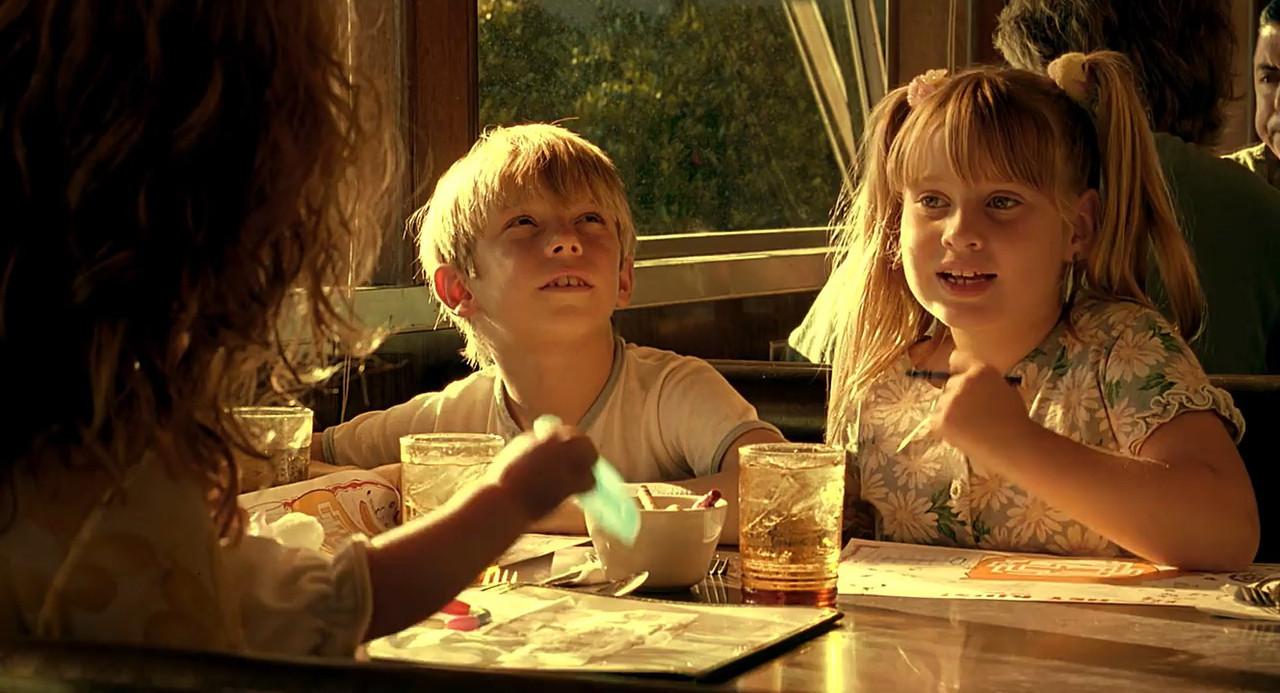 Erin Brockovich 2000 BluRay [Hindi + English] 480p, 720p ESub Screenshot