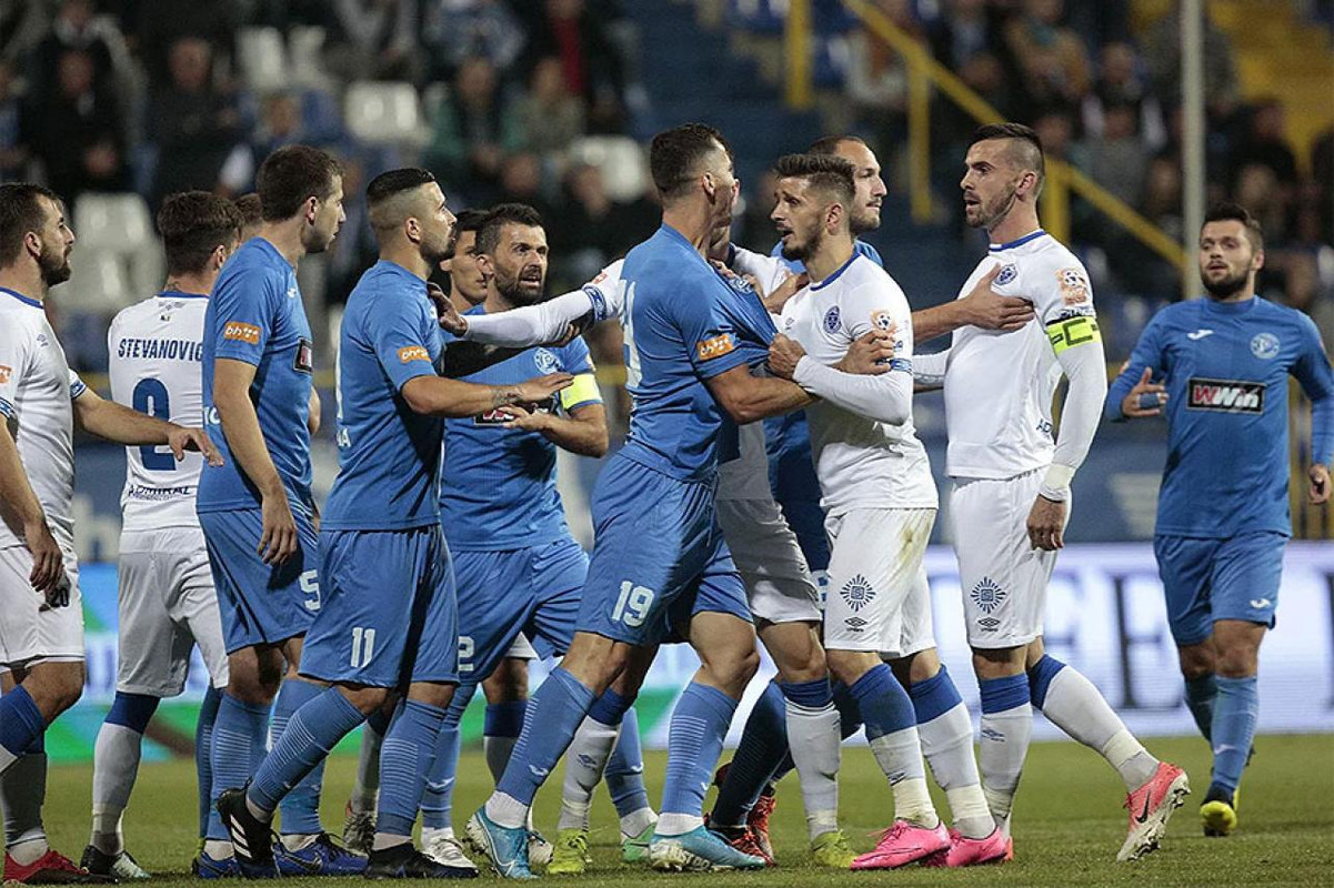 9CB07D6A-FFBD-427A-AAFD-0500D817EAE7