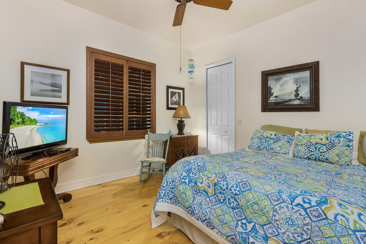 16900 Carolyn Lane
