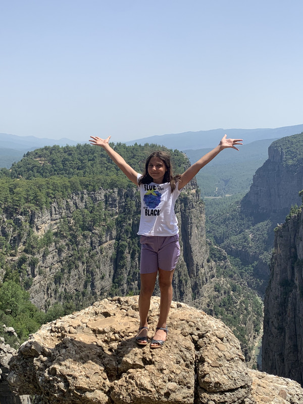 AFA696E9-A958-41A5-89F0-C422CBACA647