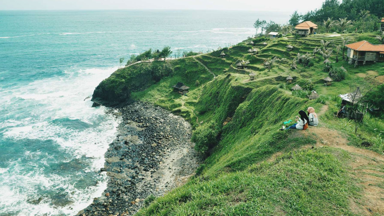 Pantai Menganti, Wisata yang Wajib Dikunjungi di Jawa Tengah