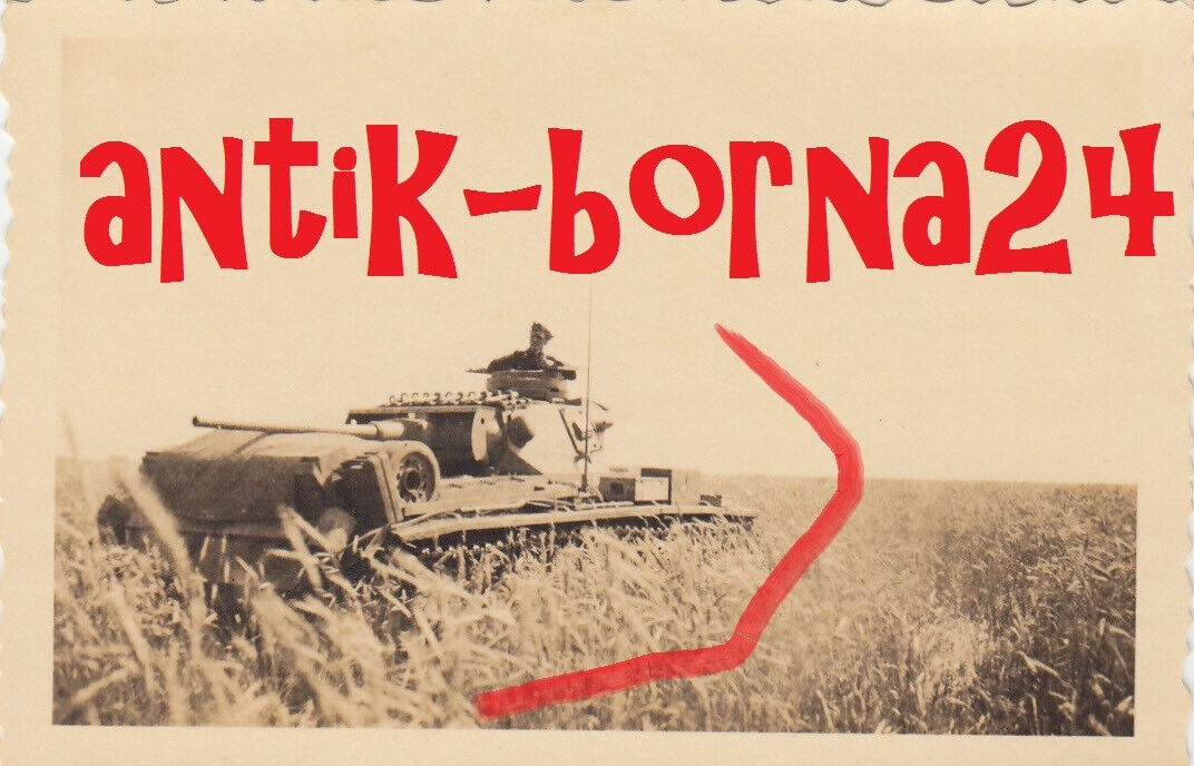 Foto WH Soldat Panzer Tank Pz. III. oder IV Rußland Gefechtsfeld Einsatz A190