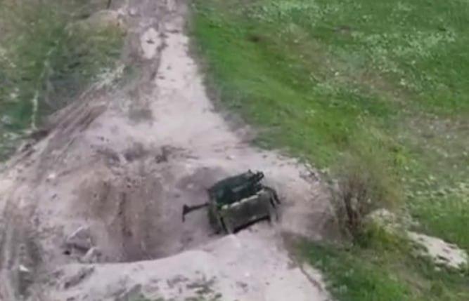 1056 BMP-2 675-sb3KDZ dam aband 29 04 24