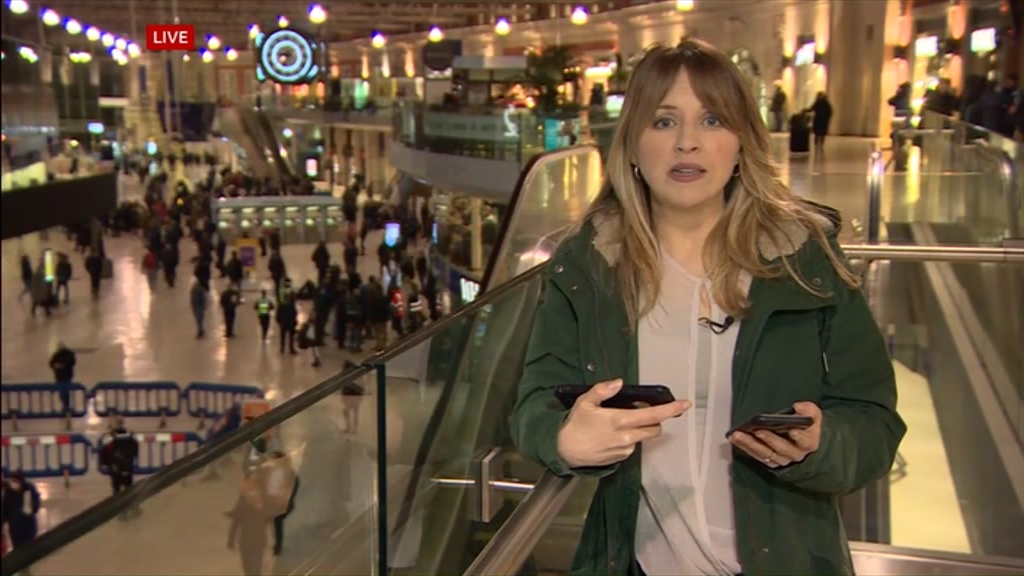 BBC London News_20220218_18301900.ts_snapshot_16.11.352
