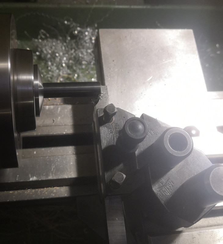 Burin pour têtes de vis taillé par électro érosion monté