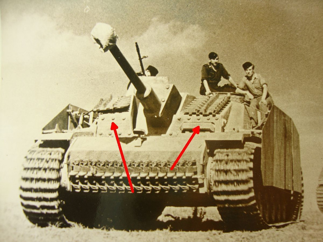 STURMGESCHÜTZ III mit Seitenschürzen, Zusatzpanz