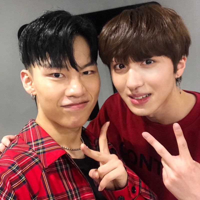 88183-E30-8499-4-D38-8-B4-F-516-ACF51-E2