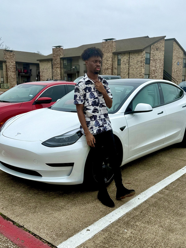 ๐ I bought my 100 million naira dream Tesla car.