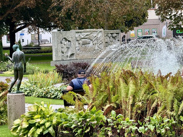 [Linked Image from i.postimg.cc]