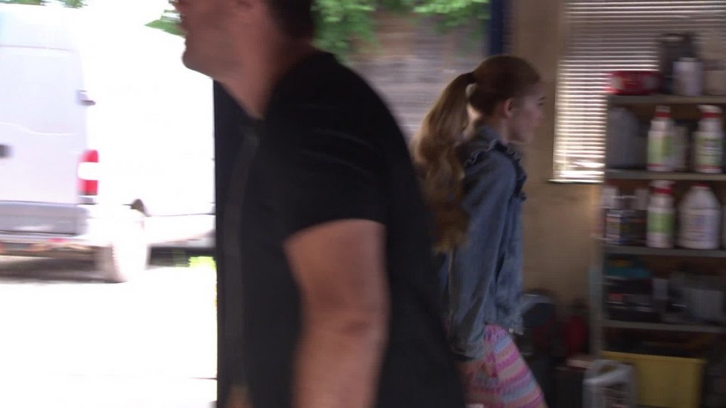 [Image: l8orj6q29mbi.jpg]