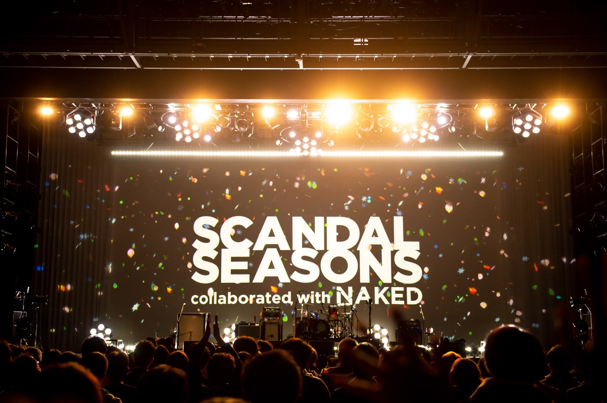 SCANDAL『SEASONS』collaborated with NAKED 0HBWXE-1