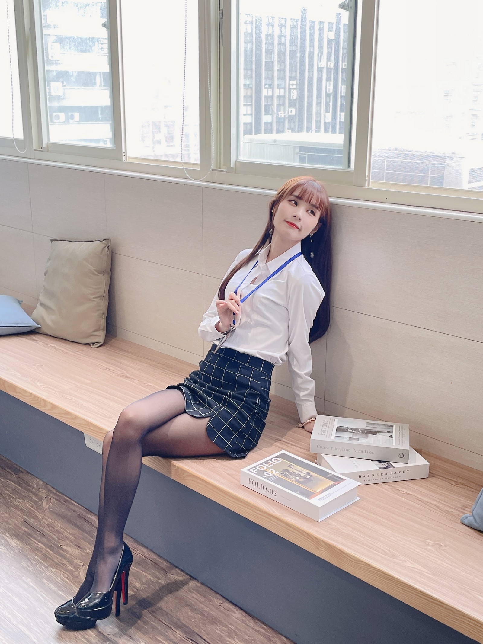 泥泥汝 OL 女郎 B 主题 写真＋视频合集｜高人气职业风作品（350P｜12V｜840MB）插图4