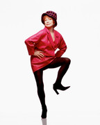 Shirley-Mac-Laine-d60