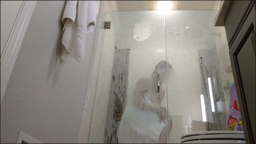 [Image: Voyeur12995145220.jpg]