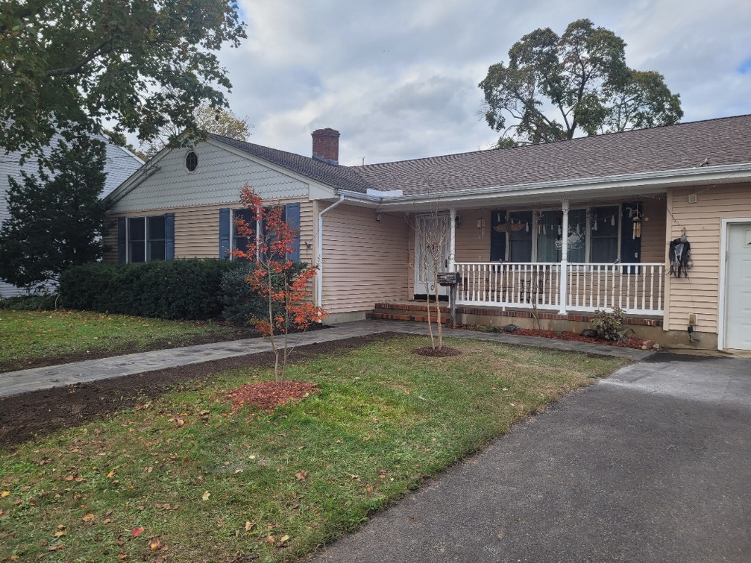 Front Walk 2023-10-31 (3)