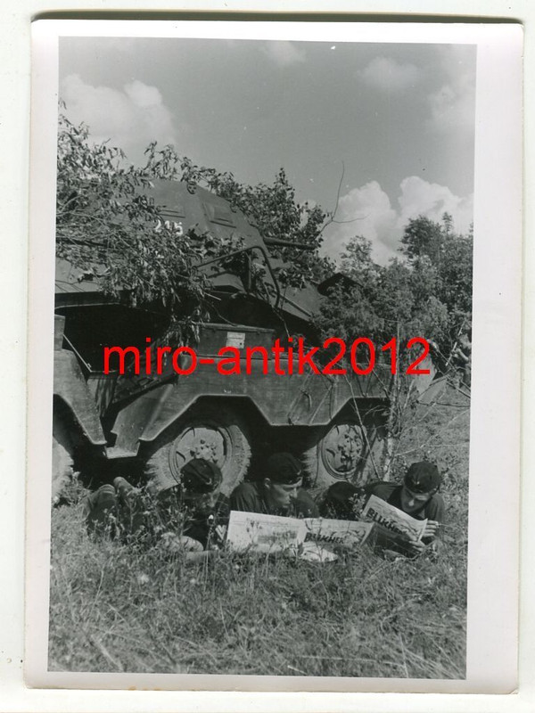 Foto, Panzermänner, Kampfpause, 8-Rad Panzerspäh
