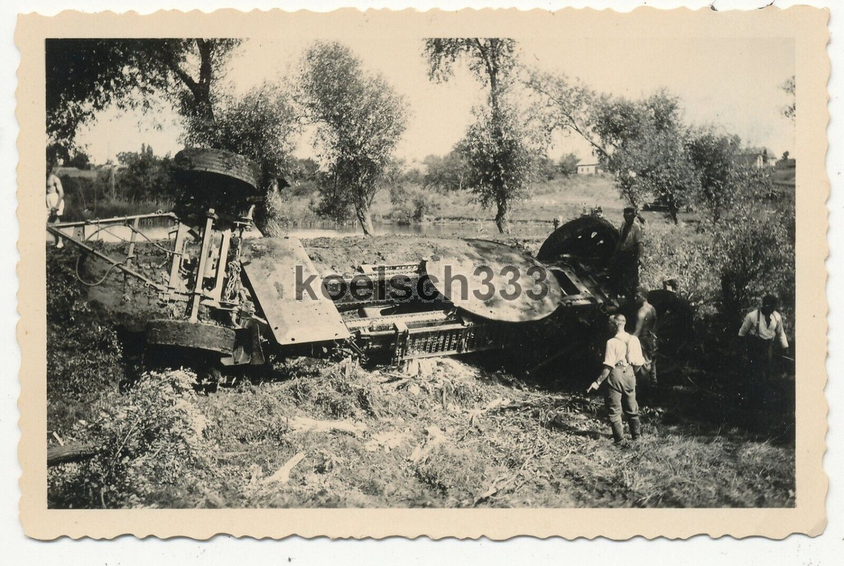 Foto 21cm Mörser Artillerie Geschütz der Wehrmacht umgestürzt an der Ostfront !