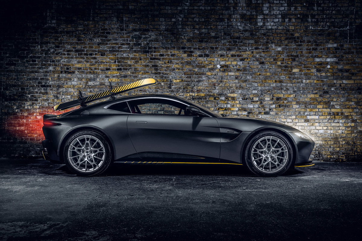 AstonMartinVantage007Edition_02