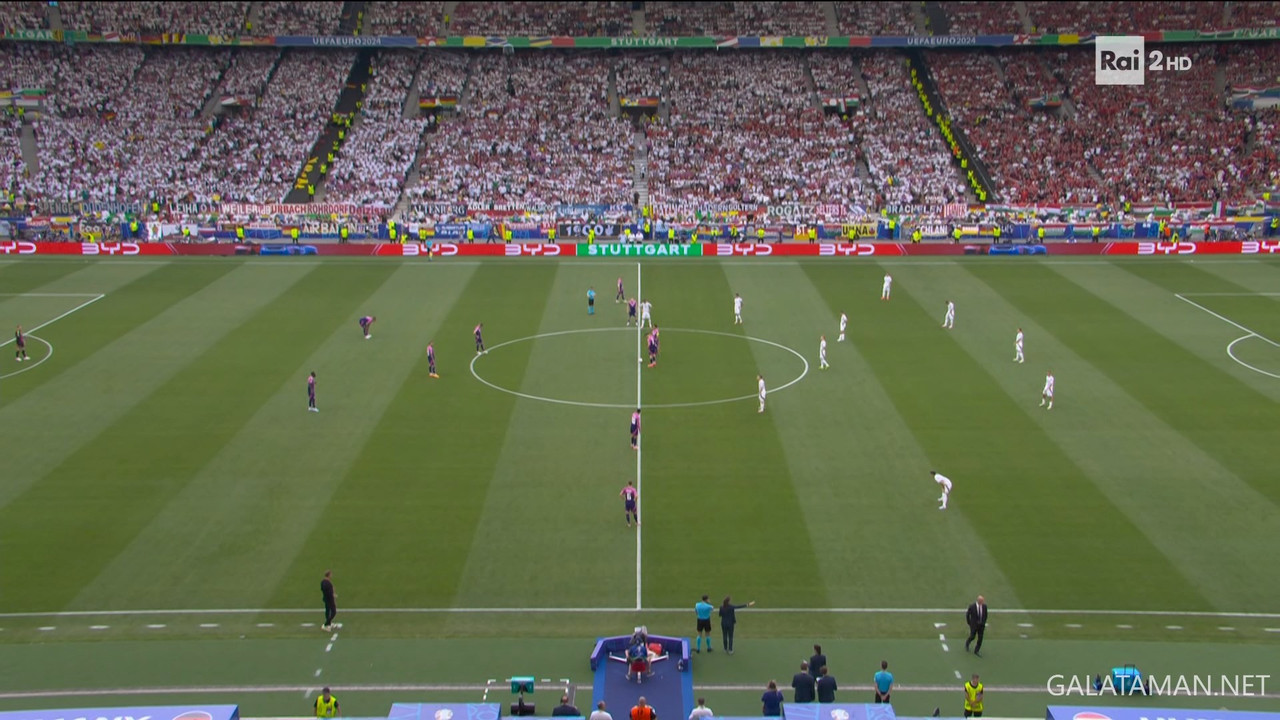 [Image: 06-19-17-05-01-Rai-2-HD-Germany-vs-Hunga...02-548.jpg]