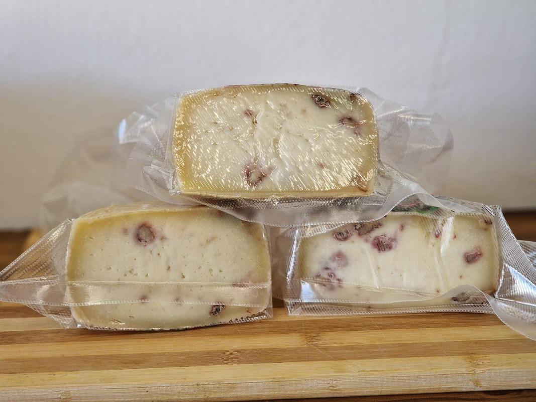 Formaggio di pecora farcito 500 g
