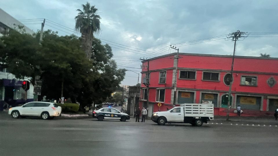 Pistoleros aniquilan a tiros a 'El Flaco' mientras trabajaba en estacionamiento de Cuernavaca