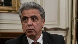 ΥΨΩΝΕΤΑΙ ΣΙΝΙΚΟ ΤΕΙΧΟΣ ΑΠΕΝΑΝΤΙ ΣΤΟΝ ΣΤ. ΚΑΡΜΑΝΤΖΗ